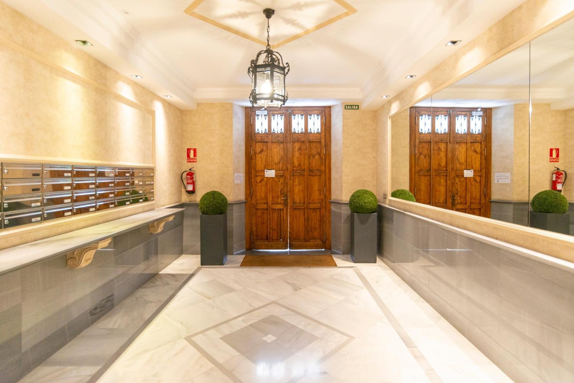 Souviron & Old Town By Ele Apartments Màlaga Exteriér fotografie